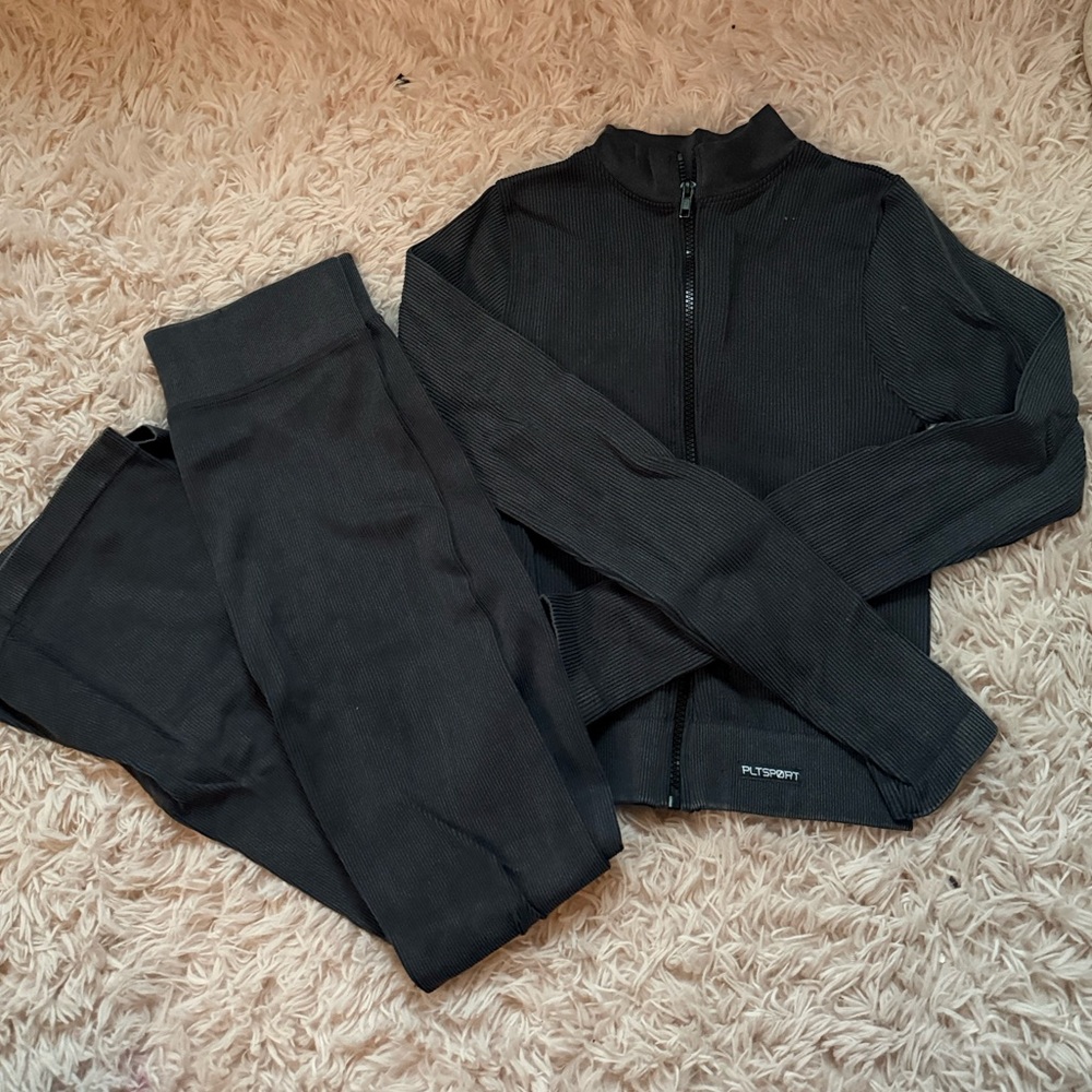 PrettyLittleThing Black Ribbed Zip-Up Jacket & Leggings Loungewear Set